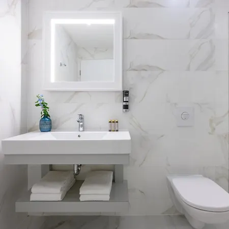 Leonardo Boutique M-square מלון 4*