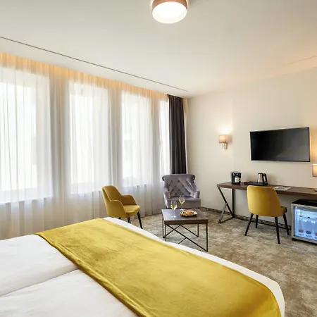 מלון Leonardo Boutique M-square