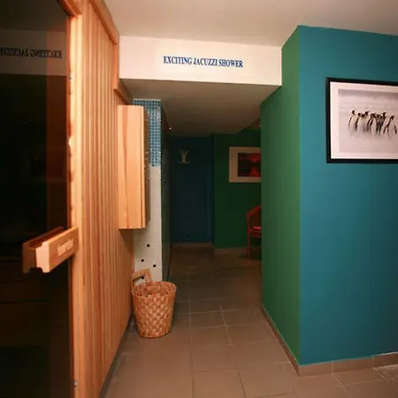 Hotel Leonardo Boutique M-square 4*